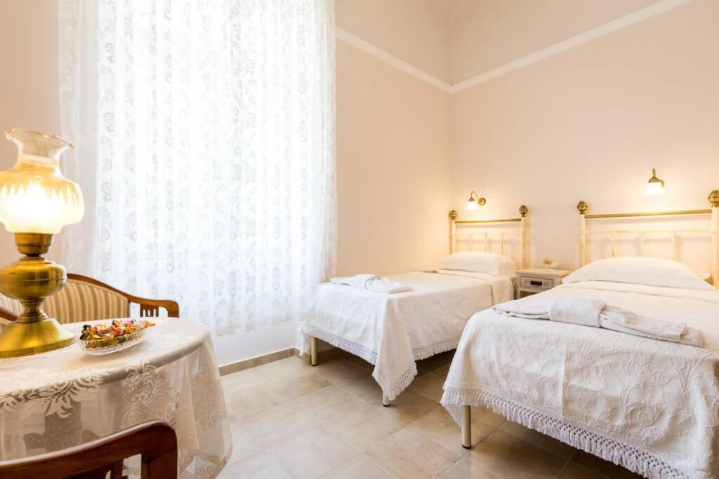 Neoclassical Flat With 2 Bedrooms In Pireus Eksteriør bilde