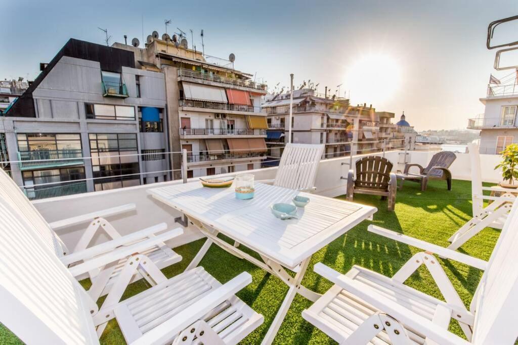 Neoclassical Flat With 2 Bedrooms In Pireus Eksteriør bilde