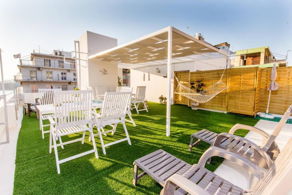 Neoclassical Flat With 2 Bedrooms In Pireus Eksteriør bilde