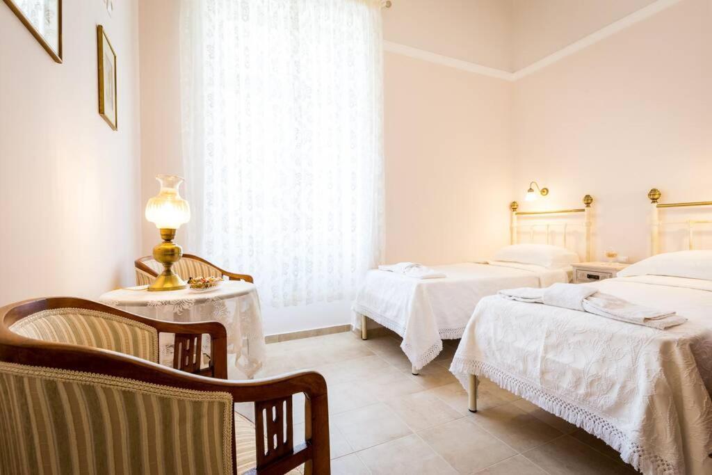 Neoclassical Flat With 2 Bedrooms In Pireus Eksteriør bilde