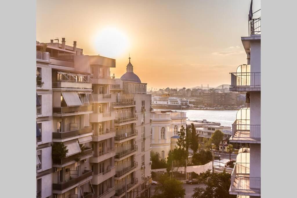 Neoclassical Flat With 2 Bedrooms In Pireus Eksteriør bilde